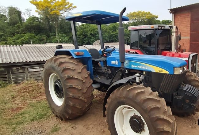 Trator New Holland, 7630, 2010