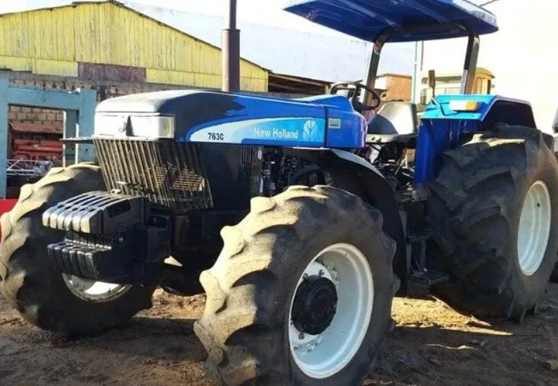 TRATOR NEW HOLLAND 7630 4X4, ANO 2010